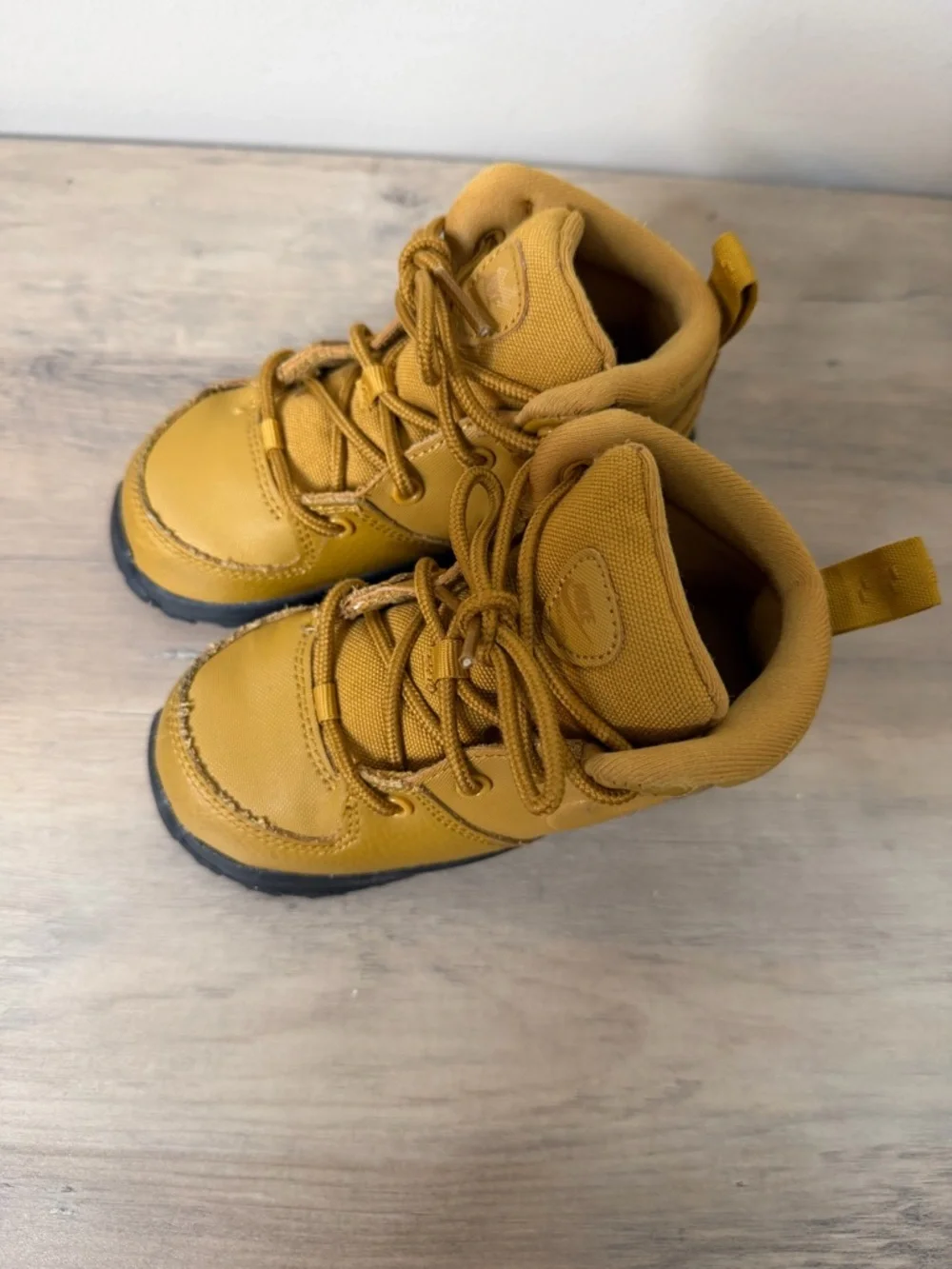 Nike Manoa Toddler Leather Sneaker Hiking Boot Tan Size 8C